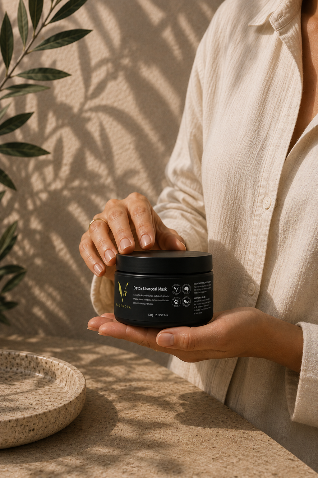 VALENOVA DETOX CHARCOAL MASK 100G
